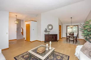 1811 NW 19th St, Gresham, OR 97030 - Photo 7