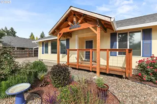 709 S Park St, Carlton, OR 97111 - Photo 3