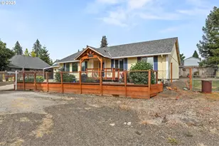 709 S Park St, Carlton, OR 97111 - Photo 7