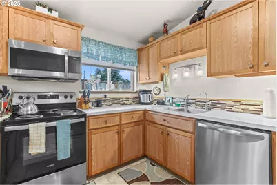 709 S Park St, Carlton, OR 97111 - Photo 25