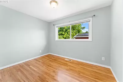 9619 N Exeter Ave, Portland, OR 97203 - Photo 17