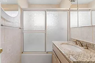 9619 N Exeter Ave, Portland, OR 97203 - Photo 5