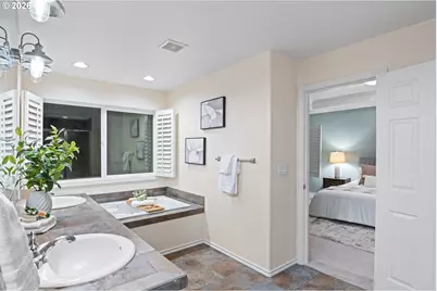14992 SW Lookout Dr, Portland, OR 97224 - Photo 37