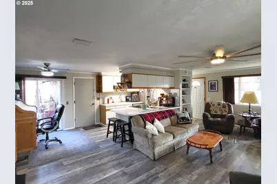 4749 Royal Ave, Eugene, OR 97402 - Photo 3