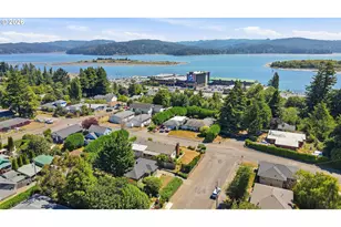 638 Commercial St, North Bend, OR 97459 - Photo 5