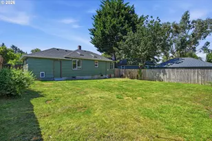 638 Commercial St, North Bend, OR 97459 - Photo 25