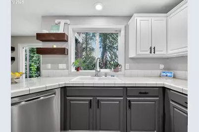 10340 SW Dunlin Pl, Beaverton, OR 97007 - Photo 11