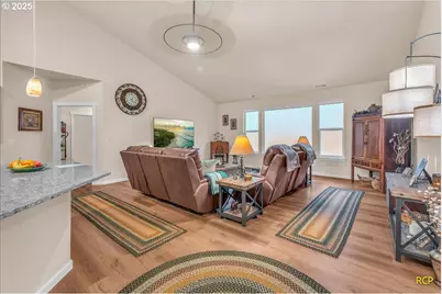 350 Powder Hill Dr, Kalama, WA 98625 - Photo 9