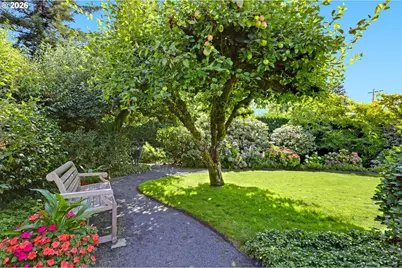 3484 SW Brentwood Dr, Portland, OR 97201 - Photo 39