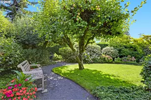 3484 SW Brentwood Dr, Portland, OR 97201 - Photo 39