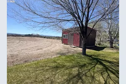 85474 Christmas Valley Hwy, Silver Lake, OR 97638 - Photo 7