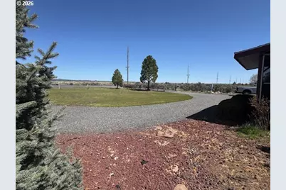85474 Christmas Valley Hwy, Silver Lake, OR 97638 - Photo 11