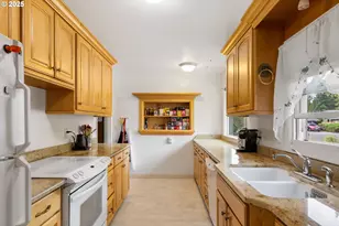 415 NE 116th Pl, Portland, OR 97220 - Photo 11