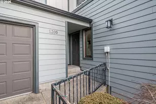 1205 Holly St, Kelso, WA 98626 - Photo 3