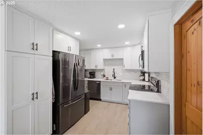 1023 Josephine St E, Monmouth, OR 97361 - Photo 9