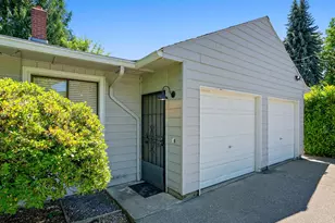 2610 NE 107th Ave, Portland, OR 97220 - Photo 5