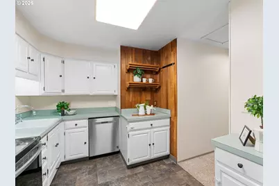 2610 NE 107th Ave, Portland, OR 97220 - Photo 23