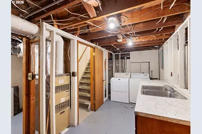 2610 NE 107th Ave, Portland, OR 97220 - Photo 27