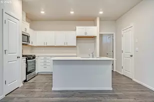 2897 U St, Springfield, OR 97477 - Photo 11