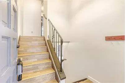 9986 SW Garrett St, Portland, OR 97210 - Photo 3