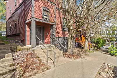 2709 SW 2nd Ave #201, Portland, OR 97201 - Photo 1