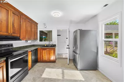 915 N Locust St, Canby, OR 97013 - Photo 13