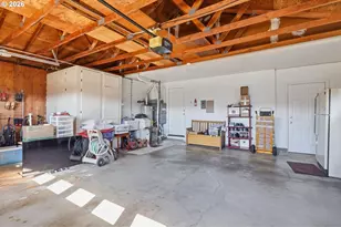 404 S Columbia Dr, Woodburn, OR 97071 - Photo 17