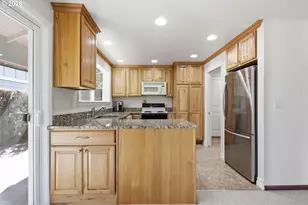 404 S Columbia Dr, Woodburn, OR 97071 - Photo 9