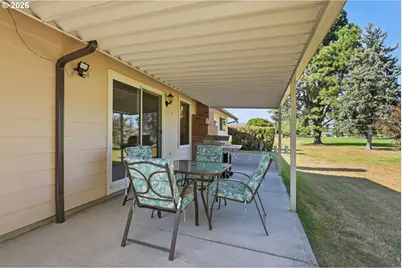 404 S Columbia Dr, Woodburn, OR 97071 - Photo 19