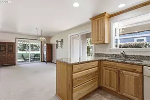 404 S Columbia Dr, Woodburn, OR 97071 - Photo 11