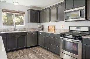 6189 Forest Ridge Dr, Springfield, OR 97478 - Photo 11