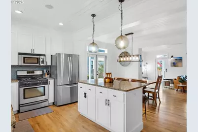 2746 SW Barnacle Ave, Lincoln City, OR 97367 - Photo 11