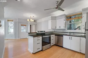 2606 SE Pine St, Portland, OR 97214 - Photo 7
