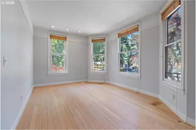 2606 SE Pine St, Portland, OR 97214 - Photo 3