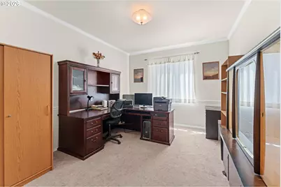 2325 SW Huber Ct, Portland, OR 97219 - Photo 23