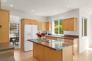 2325 SW Huber Ct, Portland, OR 97219 - Photo 15