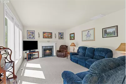2325 SW Huber Ct, Portland, OR 97219 - Photo 9