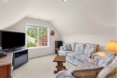 2325 SW Huber Ct, Portland, OR 97219 - Photo 33