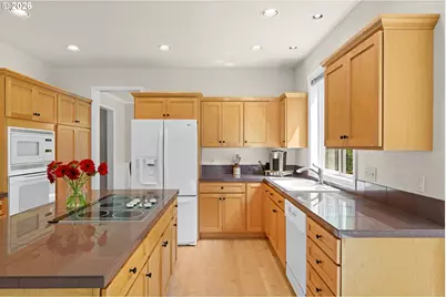 2325 SW Huber Ct, Portland, OR 97219 - Photo 13