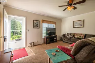 93380 Luscombe Loop, Coos Bay, OR 97420 - Photo 5