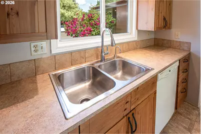 2221 NW 11th St, Corvallis, OR 97330 - Photo 13