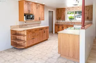 2221 NW 11th St, Corvallis, OR 97330 - Photo 9