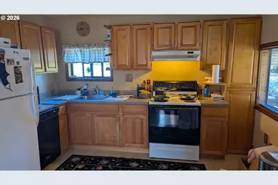 541 Jefferson Ave, Vernonia, OR 97064 - Photo 5