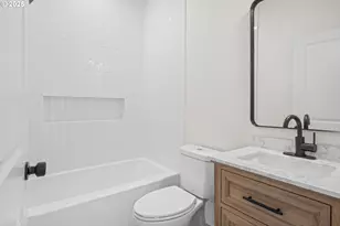 10236 NE Beech St, Portland, OR 97220 - Photo 37