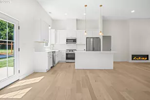 10236 NE Beech St, Portland, OR 97220 - Photo 17