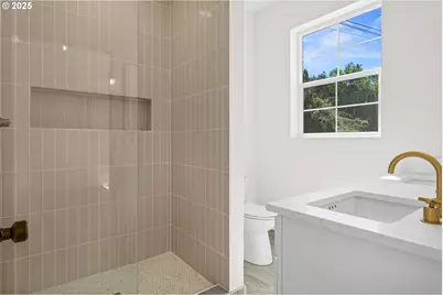 10236 NE Beech St, Portland, OR 97220 - Photo 27