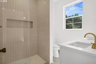 10236 NE Beech St, Portland, OR 97220 - Photo 27