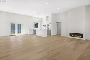 10236 NE Beech St, Portland, OR 97220 - Photo 11