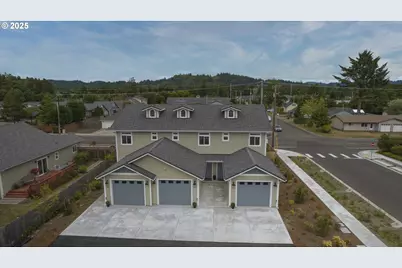 1577 37th St, Florence, OR 97439 - Photo 17