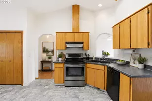 601 N 5th St, Kalama, WA 98625 - Photo 9